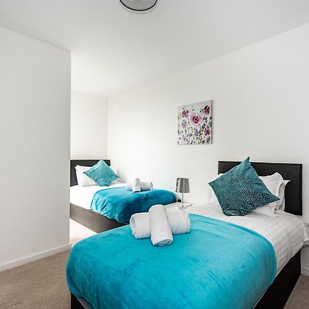 Apartmán Chiswick Park 3 Bed 3 Bath West London - Parking Exteriér fotografie