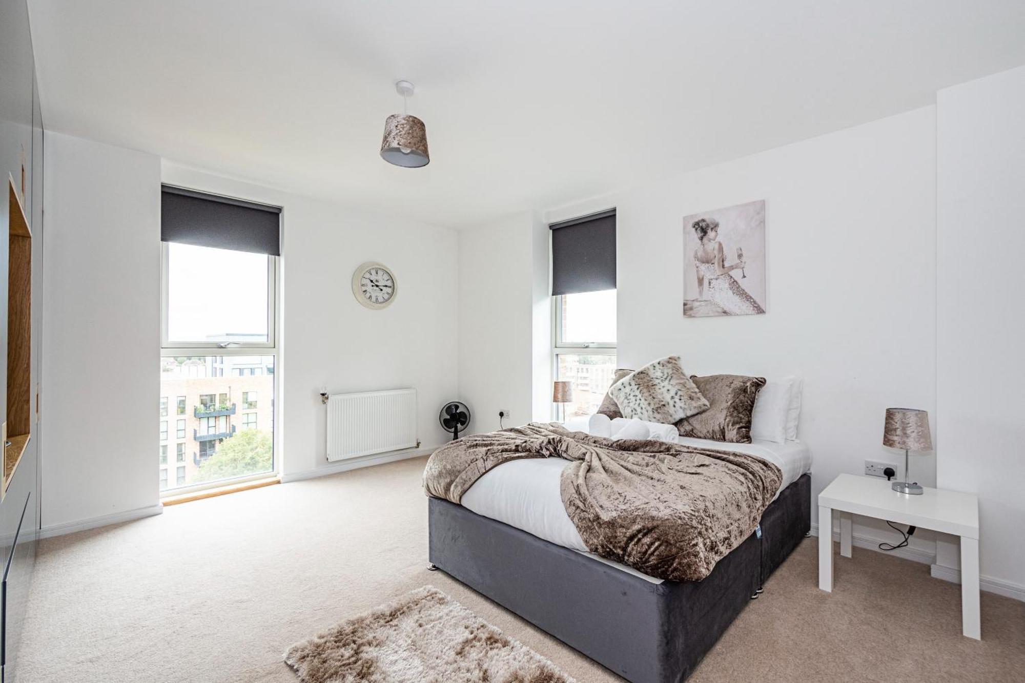 Apartmán Chiswick Park 3 Bed 3 Bath West London - Parking Exteriér fotografie