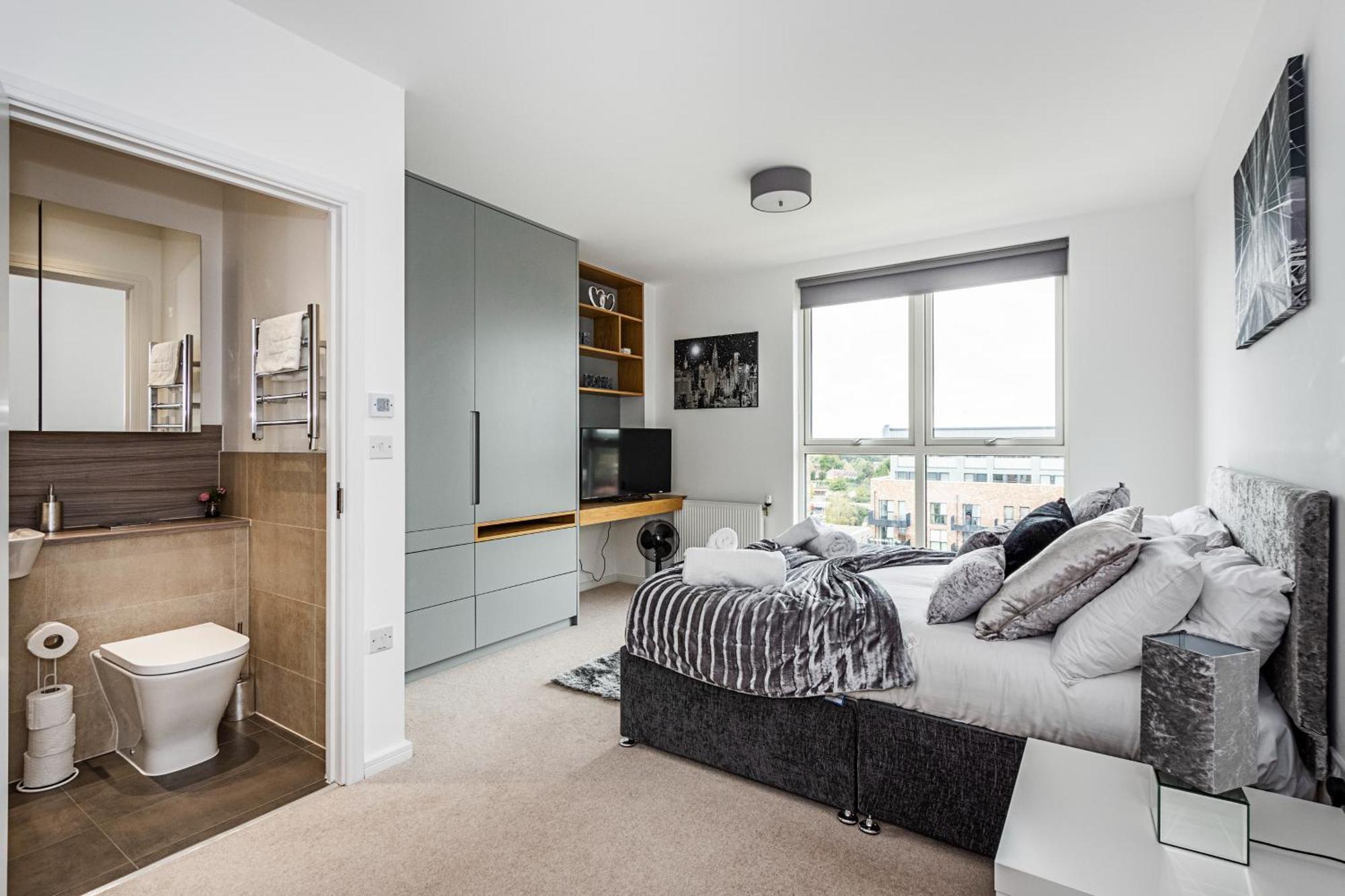 Apartmán Chiswick Park 3 Bed 3 Bath West London - Parking Exteriér fotografie